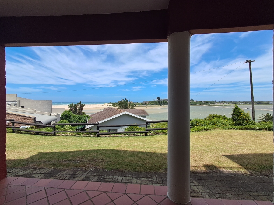 To Let 3 Bedroom Property for Rent in Aston Bay Eastern Cape